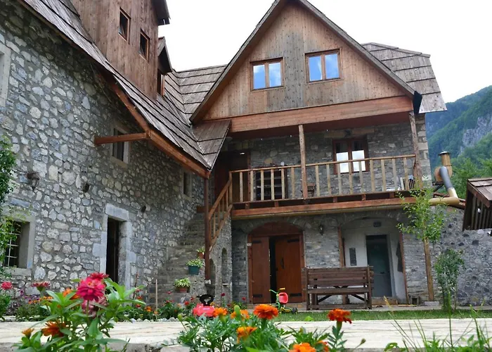 Shpella Guesthouse Theth