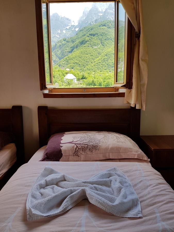 Shpella Guest house *