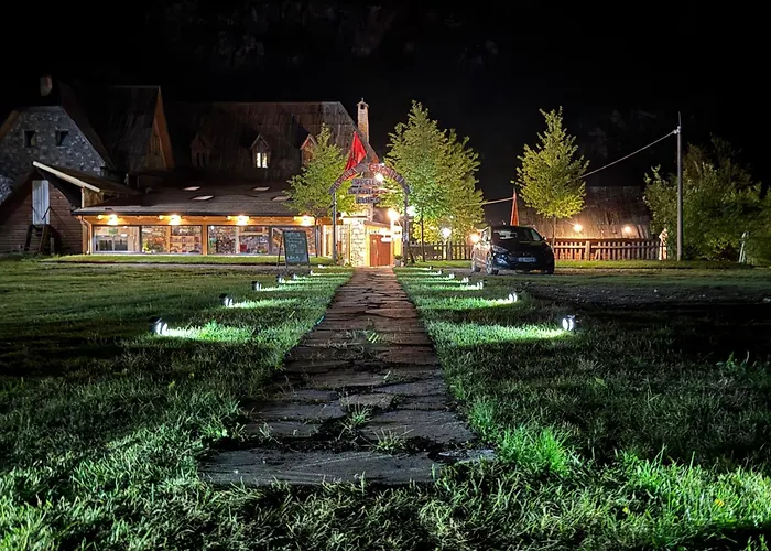 Shpella Guesthouse Theth