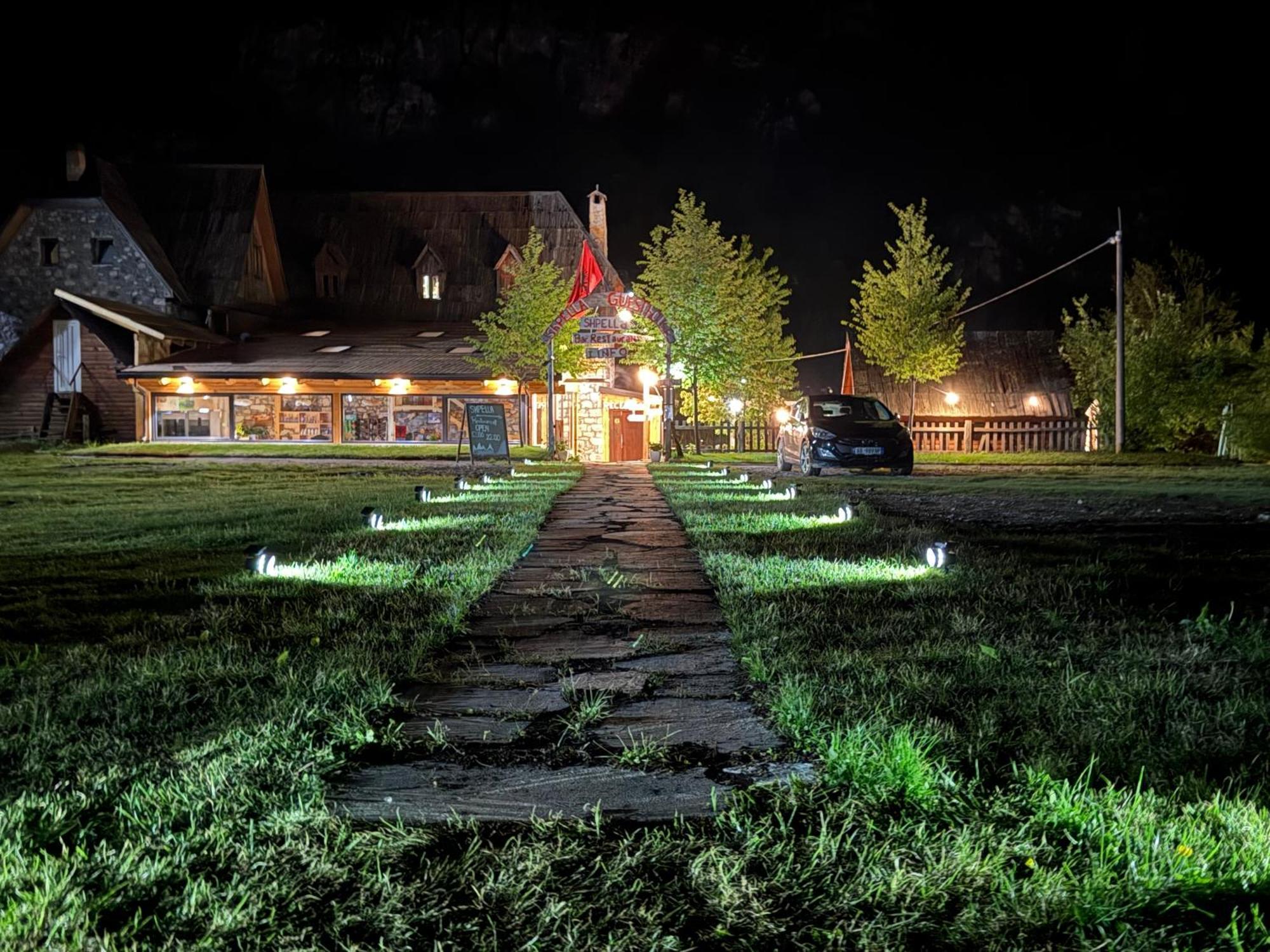 Shpella Guest house *